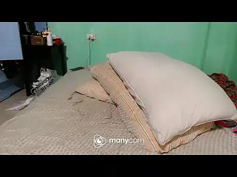 Freechat WantedSexslaves on StripChat